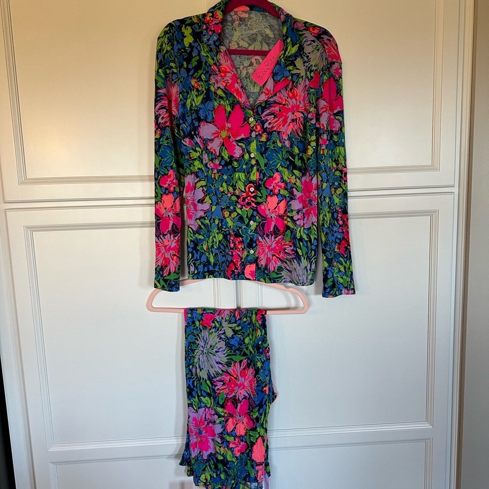 NWT Medium Lilly Pulitzer festive fantasy knit pj pants button top pajama sleep